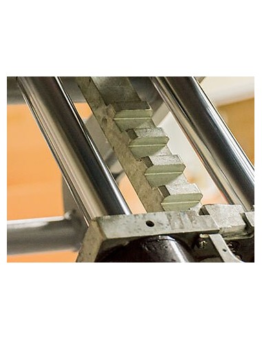 Pont élévateur ciseaux capacité 3 tonnes levage maximum 185 cm 400v