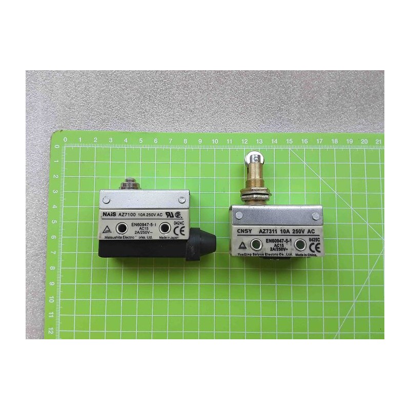 Interrupteur de sécurité (capot) 10000813 pour zipper zi-rwm99 marque Zipper ref 10000813 pièces détachées pour machines à pneus