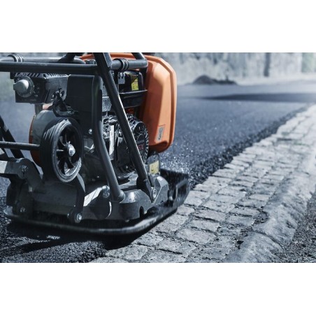Dameuse compacteur avec moteur HONDA GX160 de marque Husqvarna 17kN