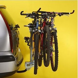 Porte velo rabattable compact suspendu sur attelage 3 vélos